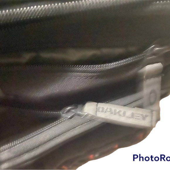 Oakley Tactical Field Gear Bag - w/Back Pack Strap! - Picture 7 of 7